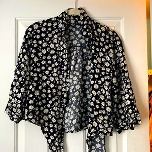 Divided ™️- XS- black, Daisy print, cropped, button up